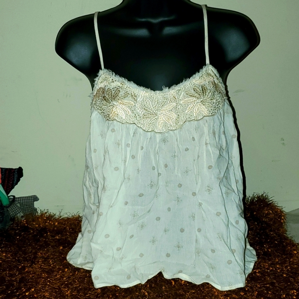 AEO new top